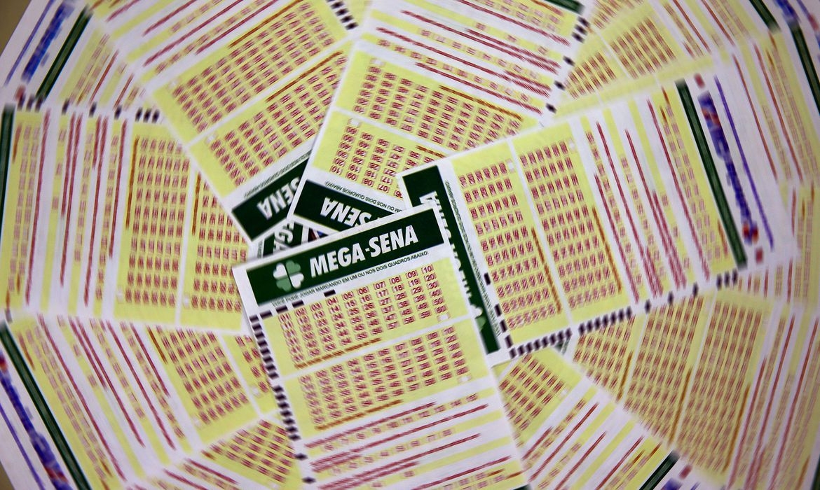 Confira as dezenas da Mega-Sena 2503, com prêmio de R$ 13,7 milhões