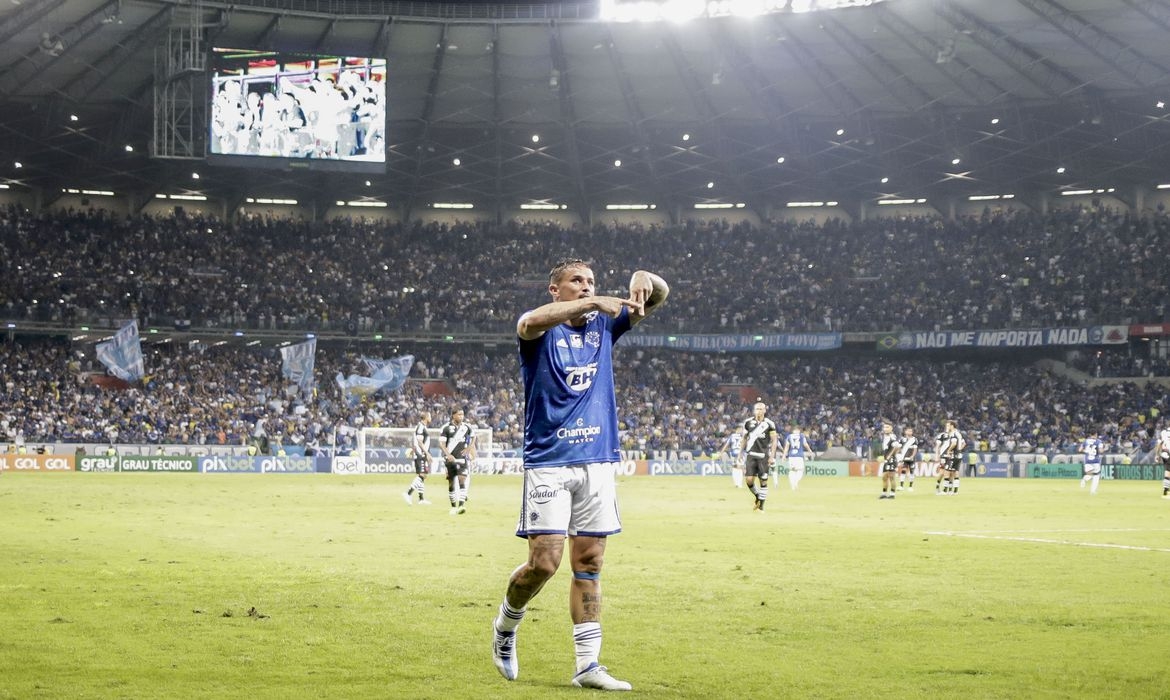 Cruzeiro faz três gols no Vasco e conquista vaga na Série A do Campeonato Brasileiro