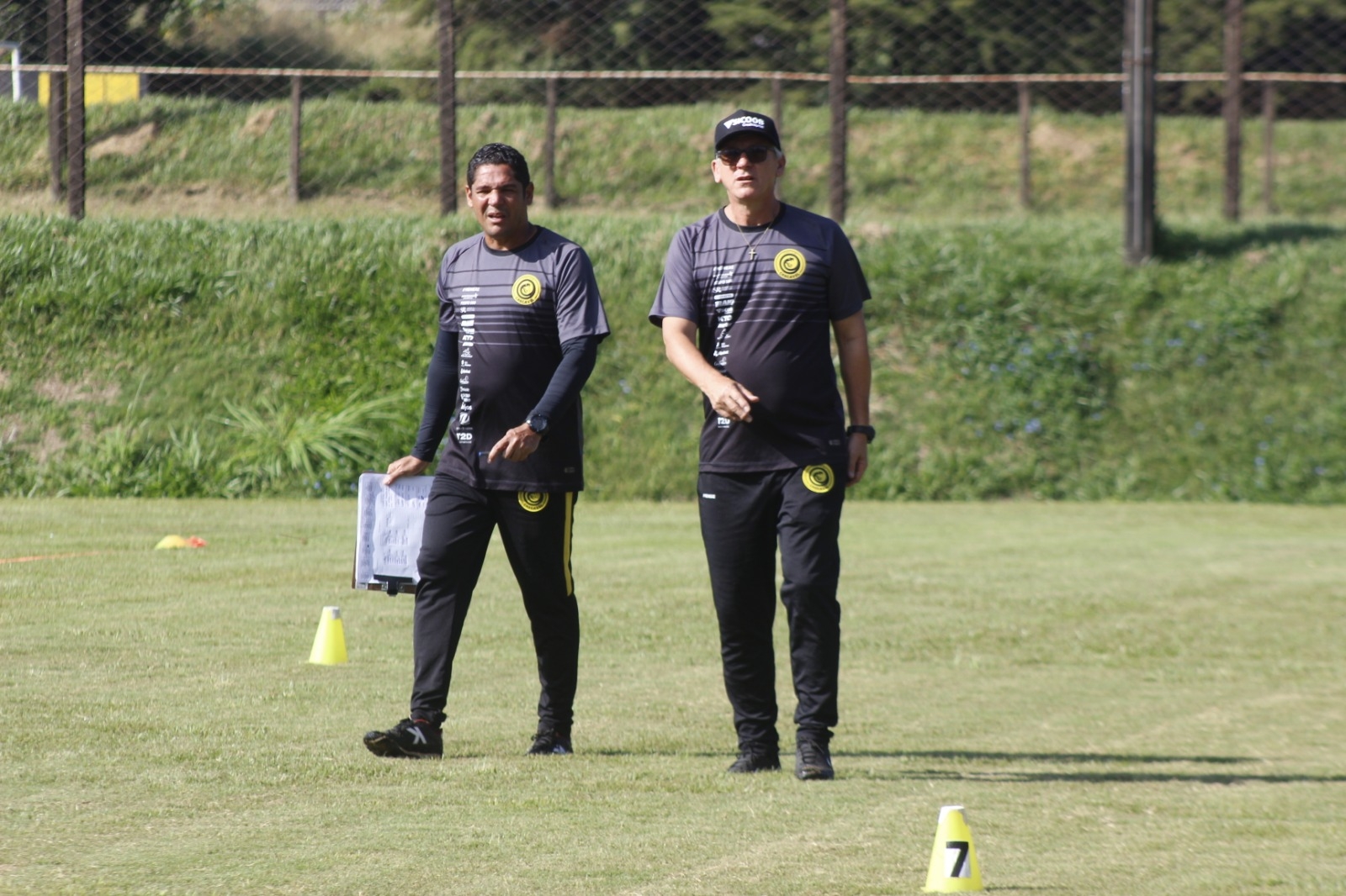 Luis Carlos Cruz e o auxiliar