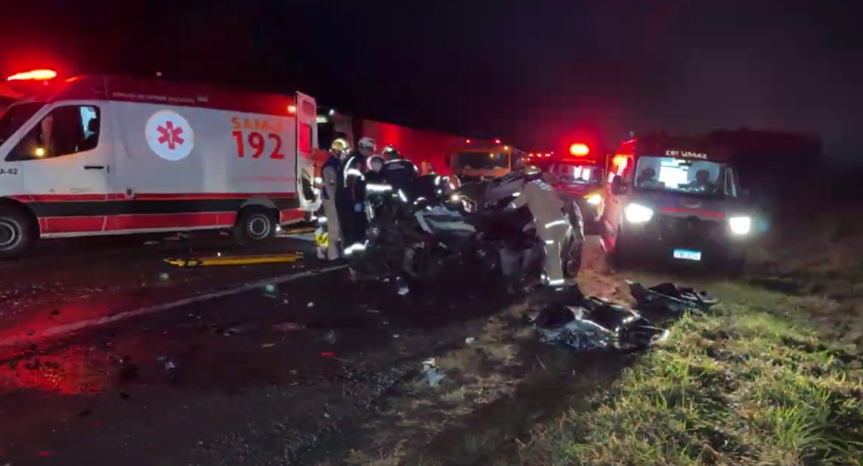 Pai e dois filhos morrem em grave acidente na BR-369 em Corbélia