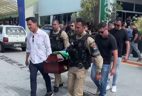 Homenagem em Cascavel: policial militar Ariel Rubenich é velado com ...