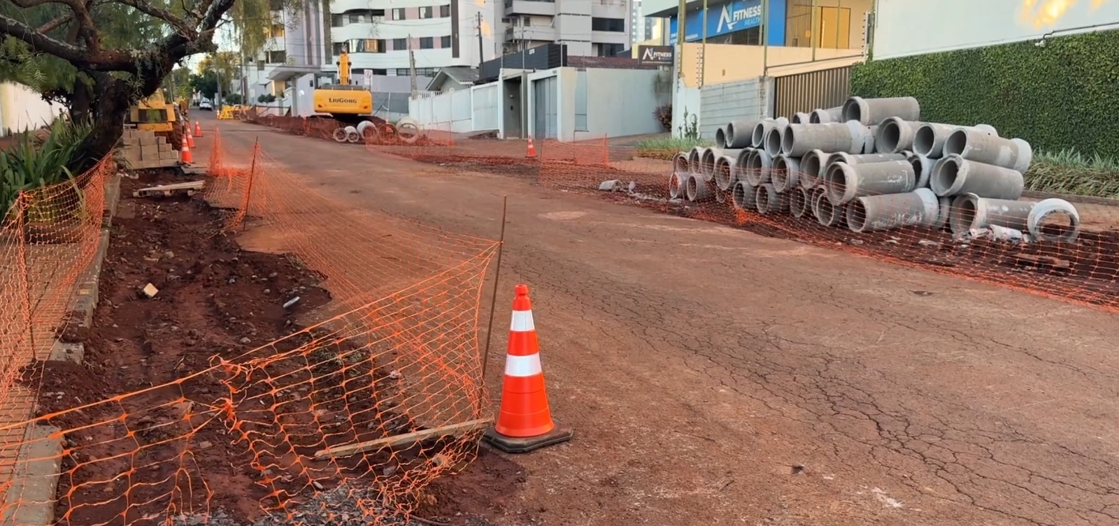Obra na Rua Mato Grosso avança e estacionamento é bloqueado por 30 dias ...